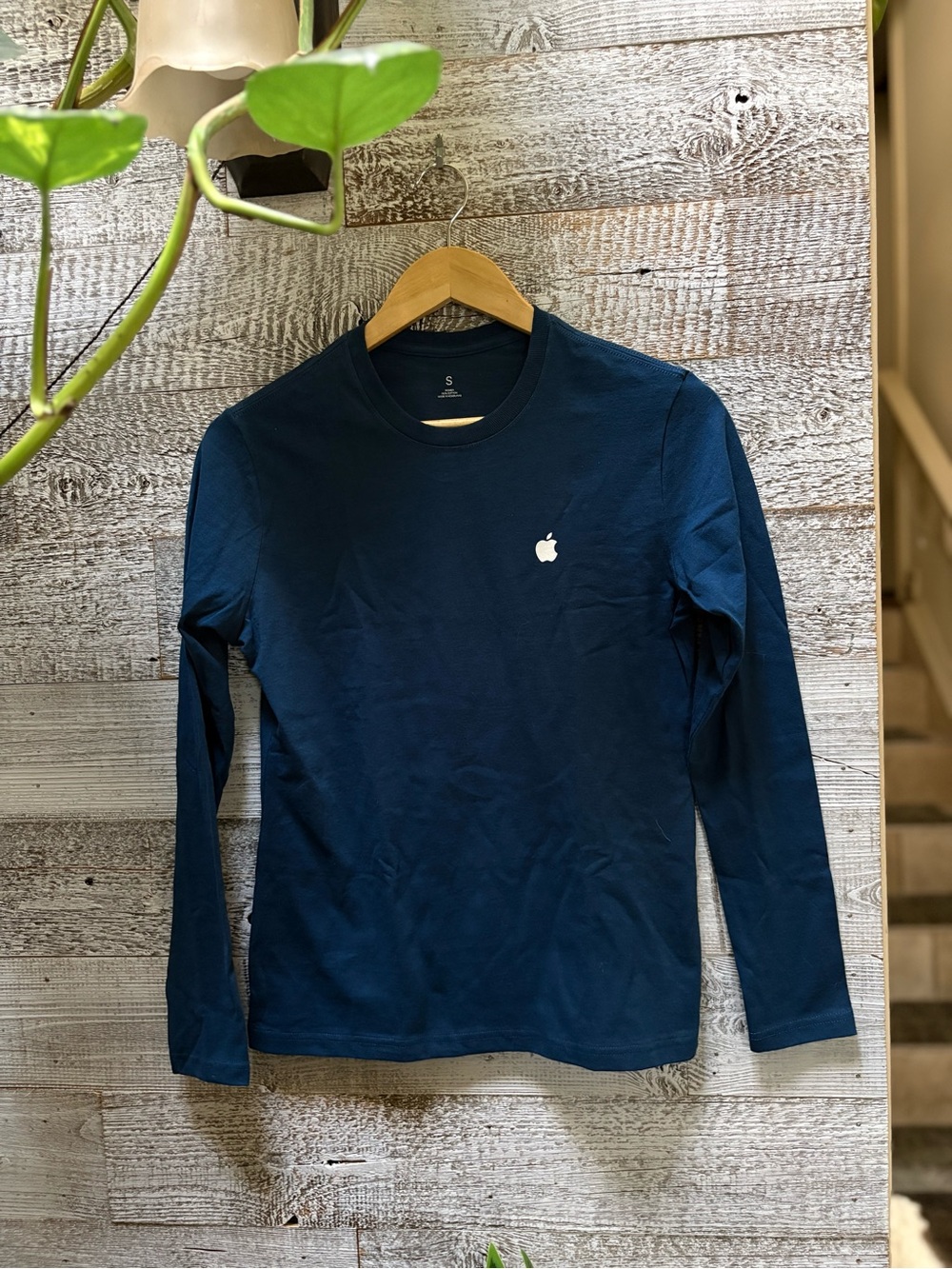 Apple | Long-Sleeve Crewneck Logo Tee - Women's S, Deep Blue